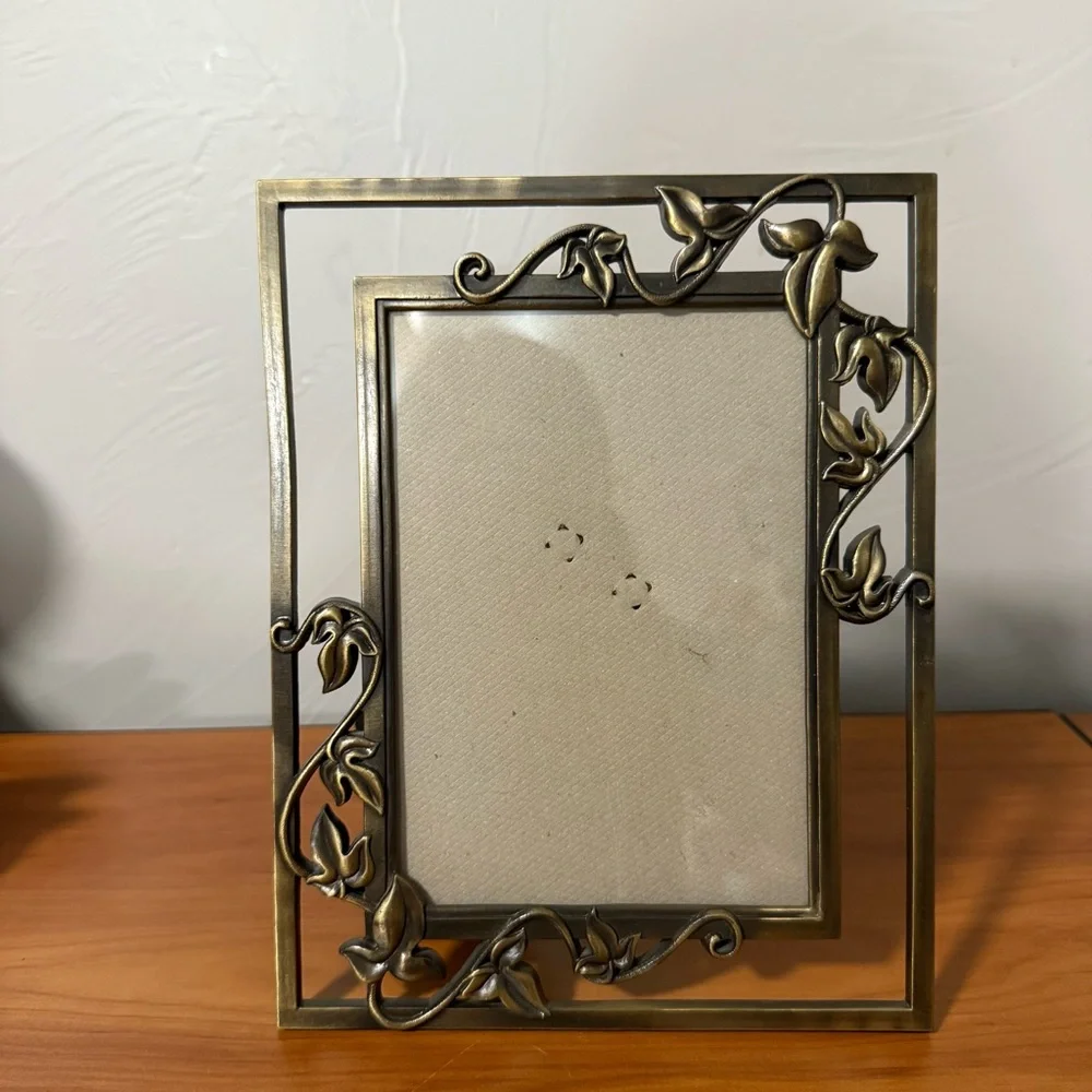 The Weston Gallery Heavy Brass Metal Frame Floral Vines‎ Ivy 4.5x6.5